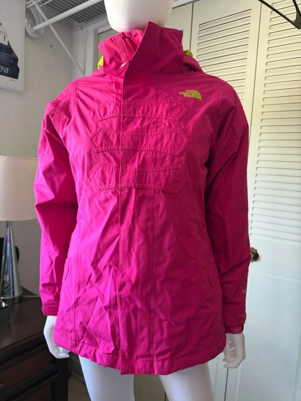 The northface Pink Puffer Jacket with Hood FULL Zip snow rain size Xl GIRL